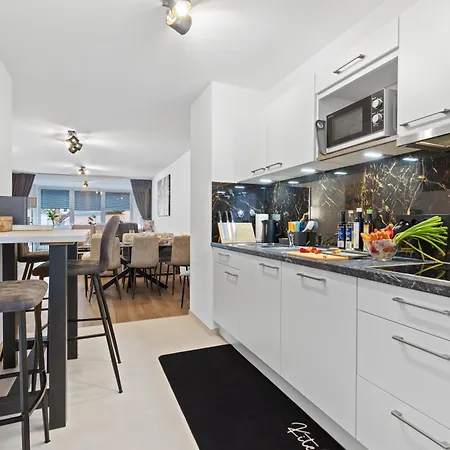 Primero Relax-home A I 92qm Balkon Tiefgarage I A8-fuggerei *